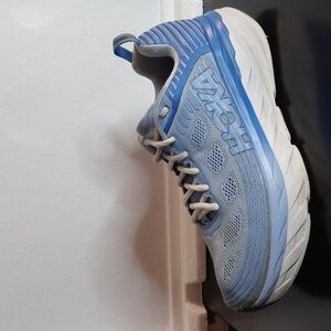 HOKA WOMAN'S BONDI 6